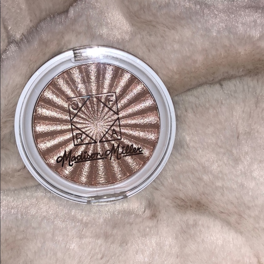 Ofra Madison Miller Sea Shimmer Highlighter